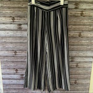 NWT Very J Cropped Wide Leg Flowy Pants Size L